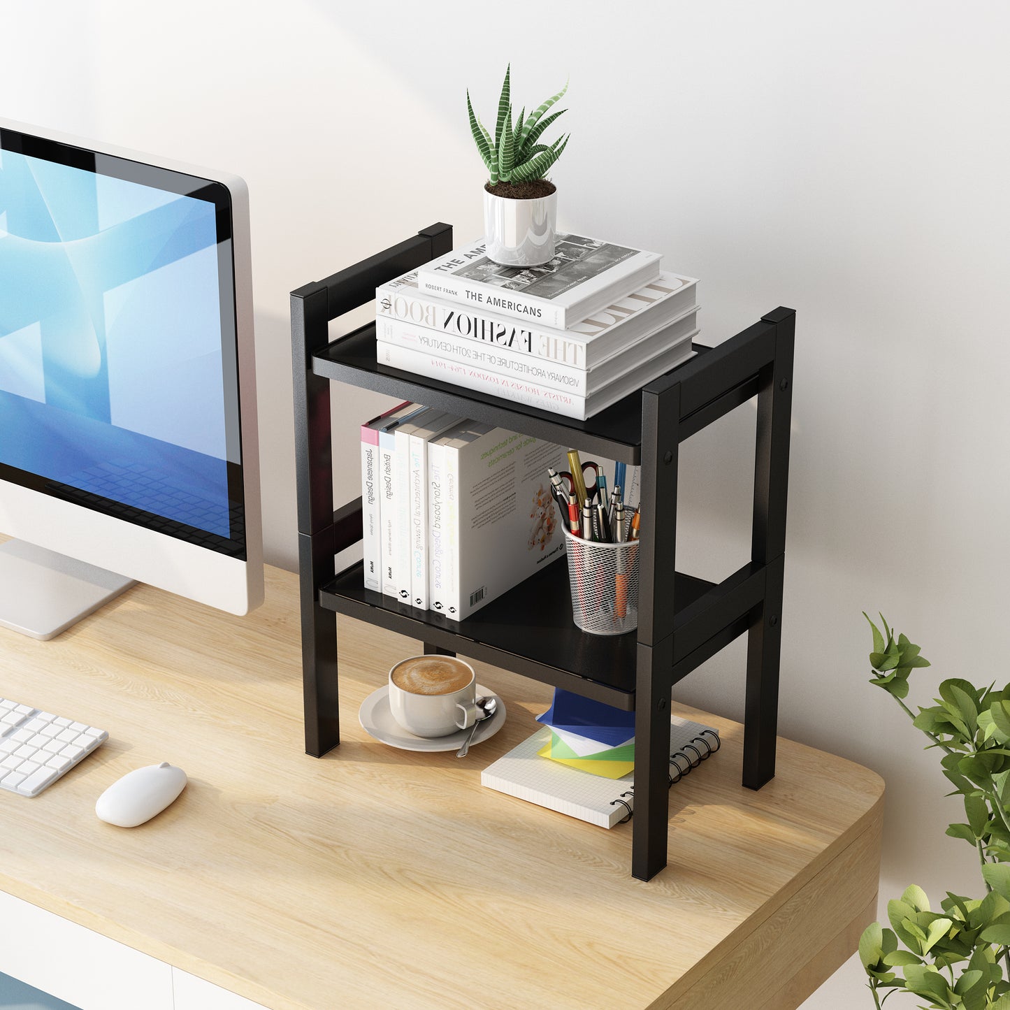 Vooraanzicht van lege twee-laagse zwarte kruidenorganizer met strak en symmetrisch design, geschikt voor aanrecht of kast of een bureau.